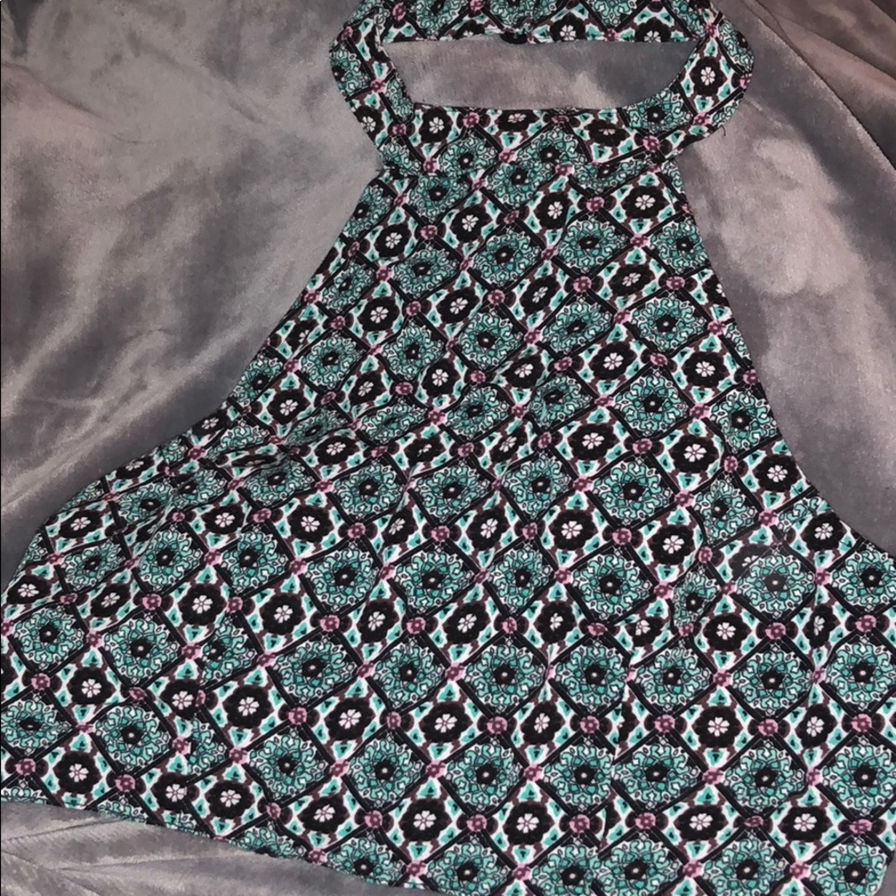 LF HALTER CROP TOP
